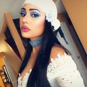 Meet your Posher, Perla